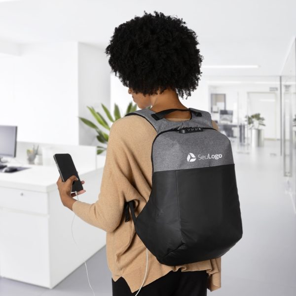 Mochila de Poliester Anti-Furto USB com Segredo - Image 2