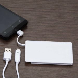 Power Bank PLÁSTICO Formato Cartão com indicador Led